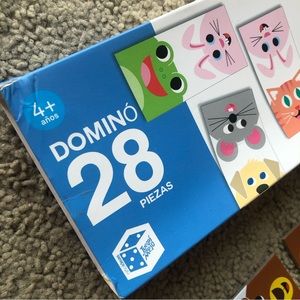 Domino game . Animal. Spanish game